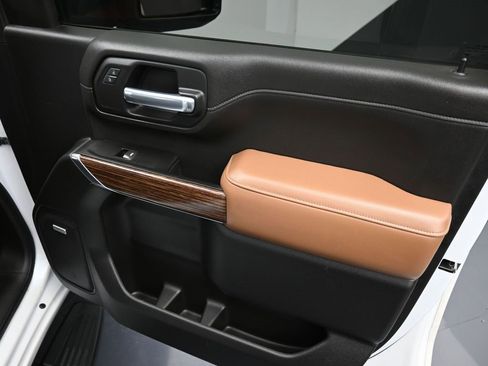 Used 2021 Chevrolet Silverado 3500 High Country image 33