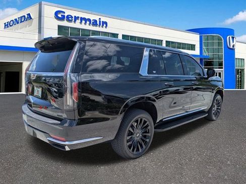Used 2024 Cadillac Escalade ESV Premium Luxury AWD/4WD image 5