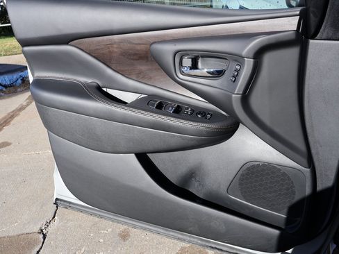 Used 2023 Nissan Murano Platinum w/ Cargo Package image 32