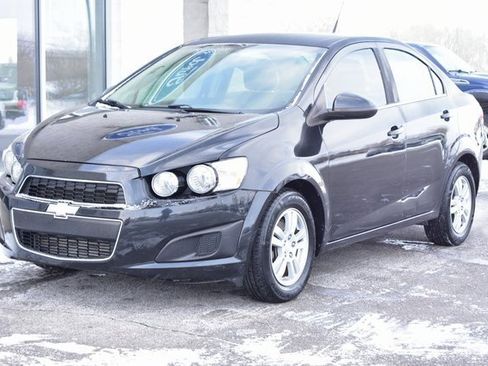 Used 2014 Chevrolet Sonic LT image 9