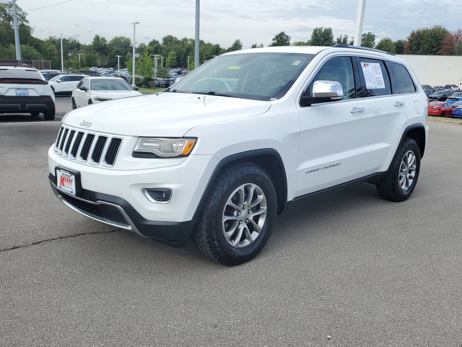 Used 2014 Jeep Grand Cherokee Limited w/ Luxury Group II AWD/4WD image 2