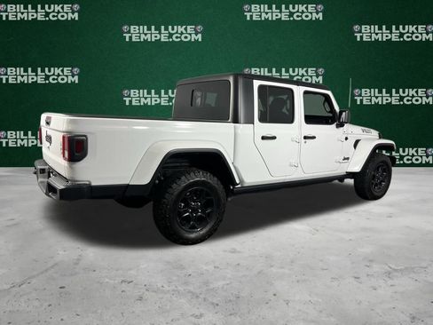 Used 2023 Jeep Gladiator Willys image 7