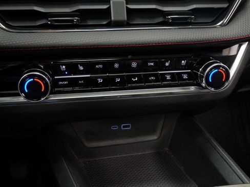 Certified 2025 Chevrolet Equinox RS w/ Safety and Technology Package FWD image 21