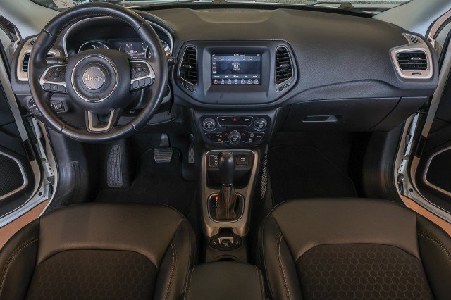 Used 2019 Jeep Compass Latitude FWD image 35