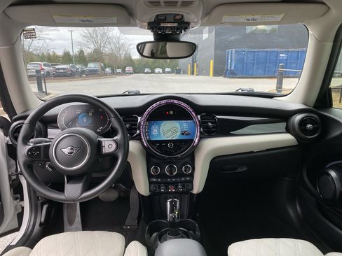 Used 2024 MINI Cooper 2-Door Hardtop w/ Signature Upholstery Package image 40