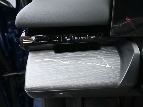 New 2025 BMW 530i w/ Executive Package image 22