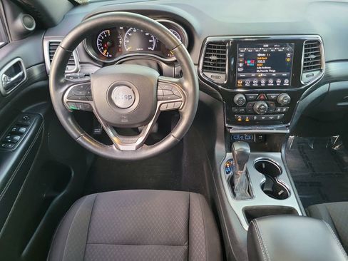 Used 2021 Jeep Grand Cherokee Freedom Edition image 4