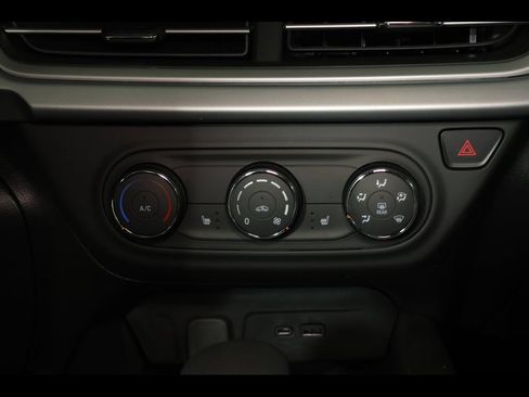 New 2026 Chevrolet Trax RS w/ Sunroof Package FWD image 19