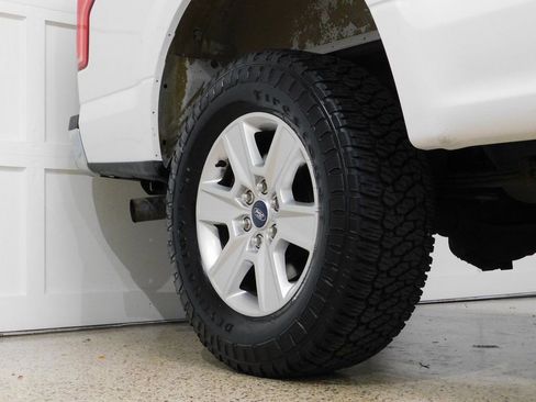 Used 2018 Ford F150 XLT w/ Heavy-Duty Payload Package image 11