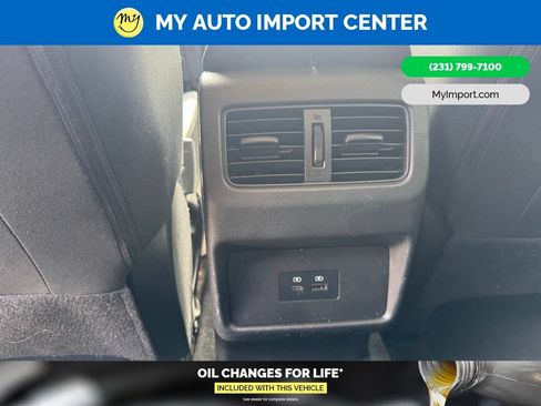 Used 2023 Nissan Rogue SV AWD/4WD image 26