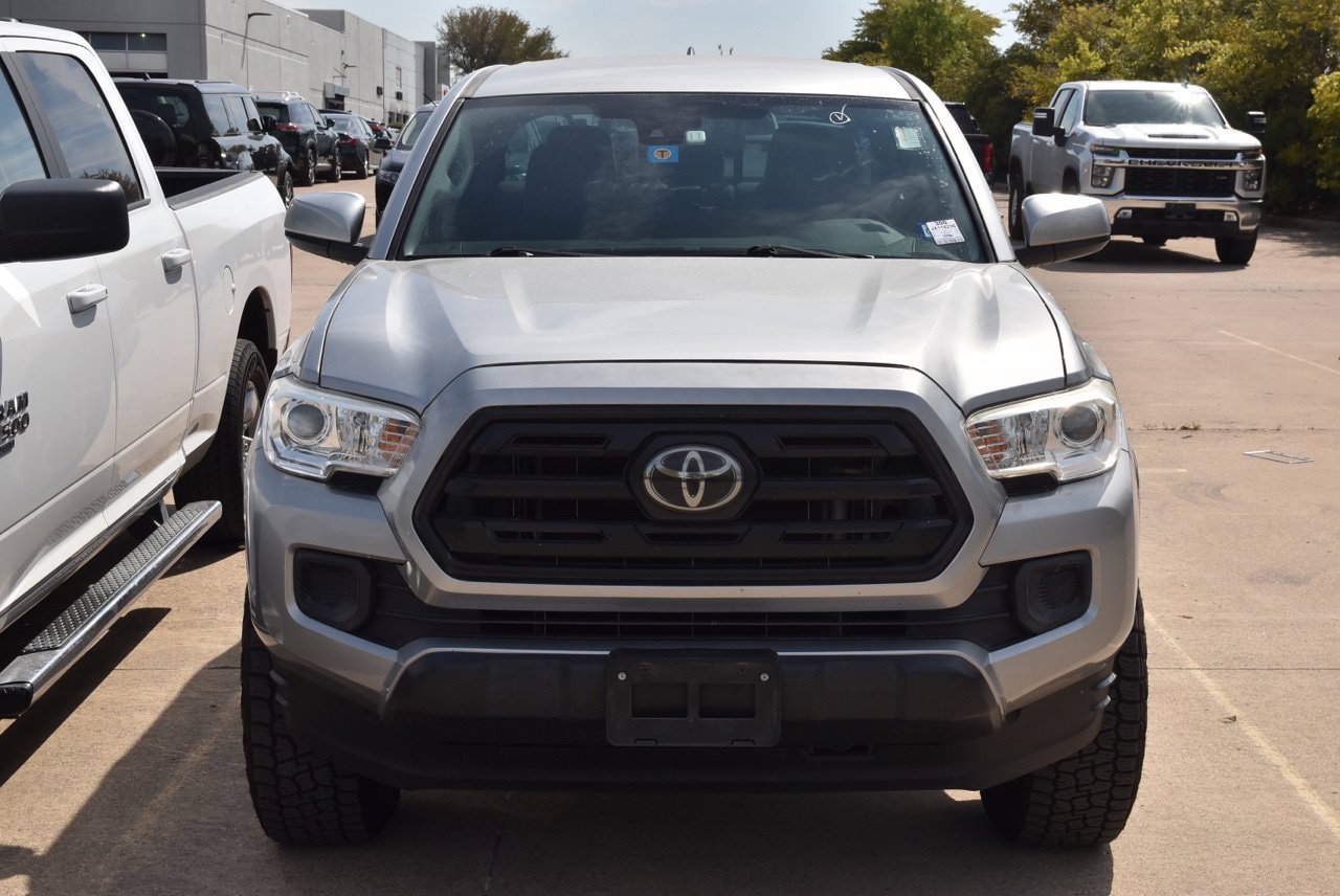 Used 2018 Toyota Tacoma SR w/ SR Convenience Package RWD image 3
