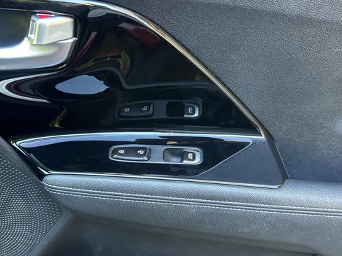 Used 2017 Kia Niro Touring FWD image 21