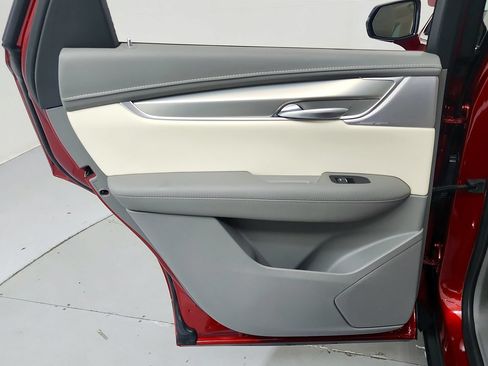 Certified 2024 Cadillac XT5 Premium Luxury w/ Technology Package AWD/4WD image 23