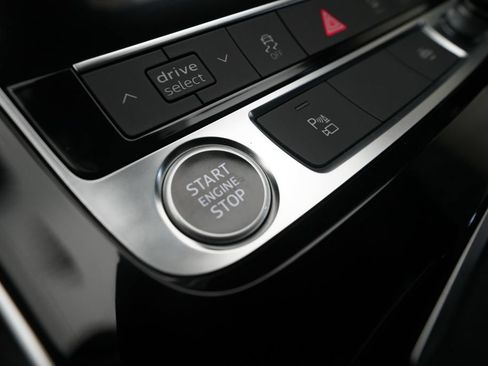 Certified 2025 Audi Q7 3.0T Premium Plus AWD/4WD image 33