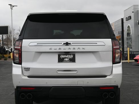 Used 2023 Chevrolet Suburban High Country image 11