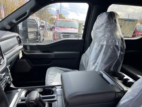 New 2025 Ford F150 Lariat w/ Equipment Group 501A Mid image 8