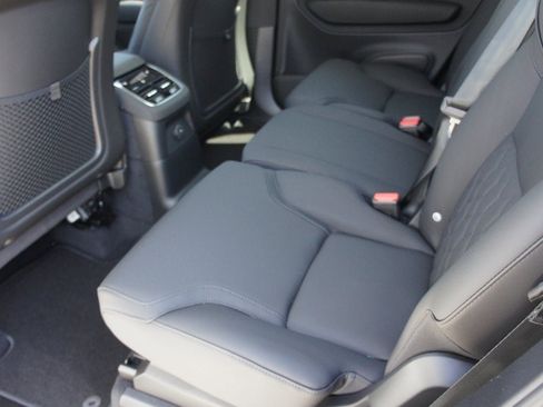 New 2025 Volvo XC90 T8 Core w/ Climate Package image 25