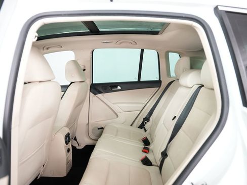 Used 2015 Volkswagen Tiguan SEL image 34