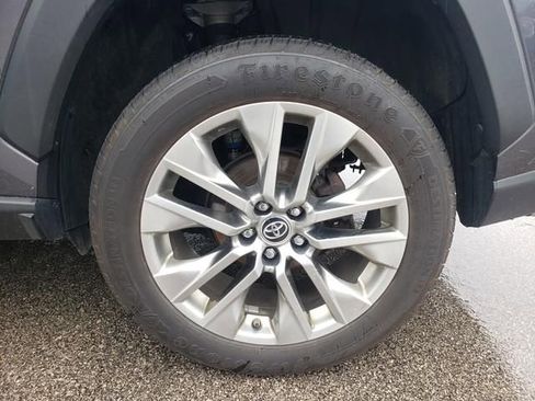 Used 2019 Toyota RAV4 XLE Premium w/ Cold Weather Package AWD/4WD image 27