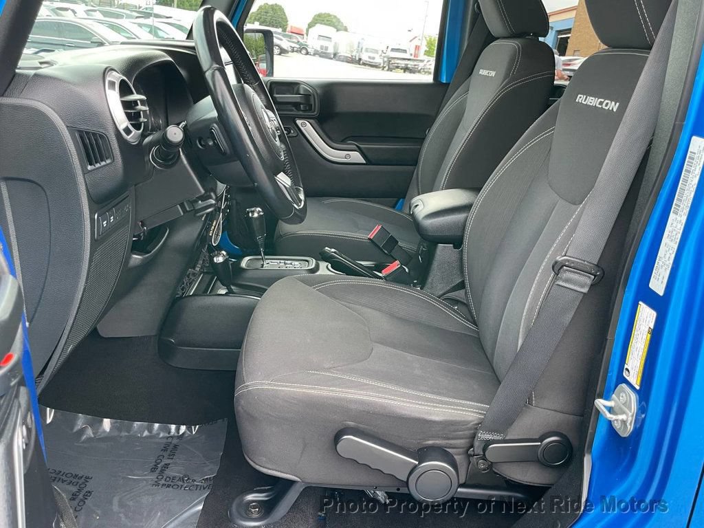 Used 2015 Jeep Wrangler Unlimited Rubicon w/ Connectivity Group AWD/4WD image 7
