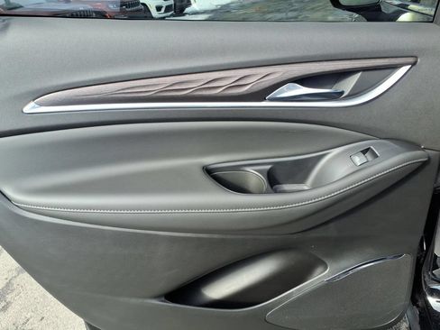 Used 2023 Buick Enclave Avenir w/ Avenir Technology Package FWD image 17
