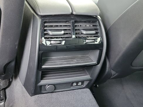 Used 2022 BMW 530i 530i w/ M Sport Package image 11