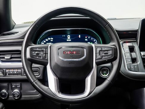 Used 2023 GMC Yukon SLT image 17