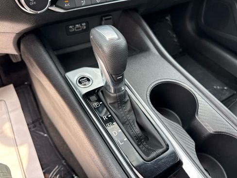 Used 2025 Nissan Altima 2.5 SV FWD image 19