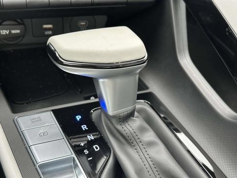Used 2025 Hyundai Elantra Limited FWD image 38