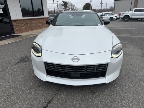 Used 2024 Nissan Z Performance w/ Floor Mat Package image 9