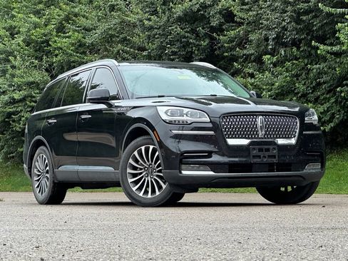 Used 2020 Lincoln Aviator Reserve w/ Equipment Group 201A AWD/4WD image 2