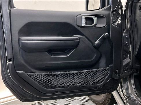 Used 2020 Jeep Gladiator Sport w/ Trailer Tow Package image 24