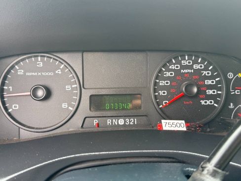 Used 2006 Ford F450 2WD Regular Cab Super Duty image 28