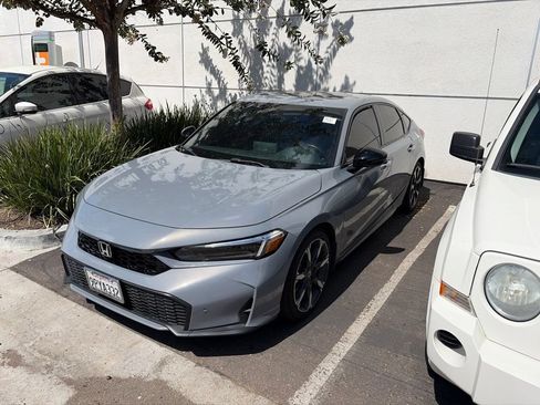 Used 2025 Honda Civic Sport Touring image 2