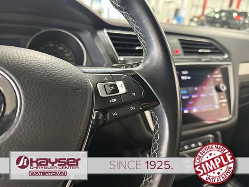 Used 2020 Volkswagen Tiguan SE R-Line AWD/4WD image 19