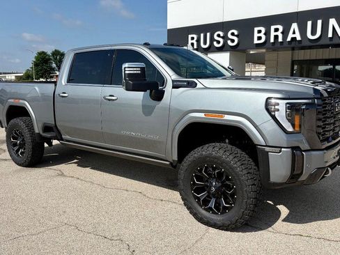 Used 2024 GMC Sierra 2500 Denali Ultimate AWD/4WD image 2