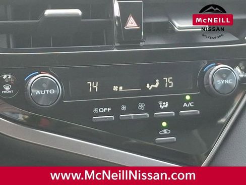 Used 2022 Toyota Camry SE w/ Convenience Package image 17