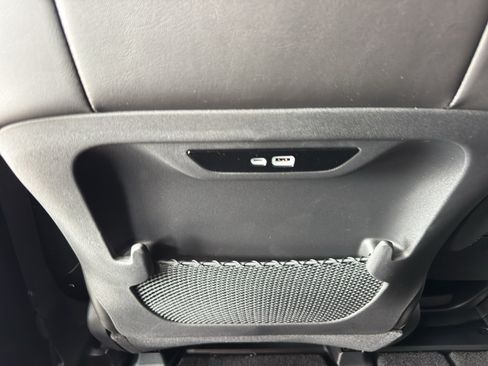 New 2027 Chrysler Pacifica Select FWD image 32