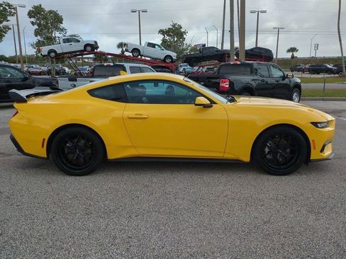 Used 2024 Ford Mustang Premium image 3