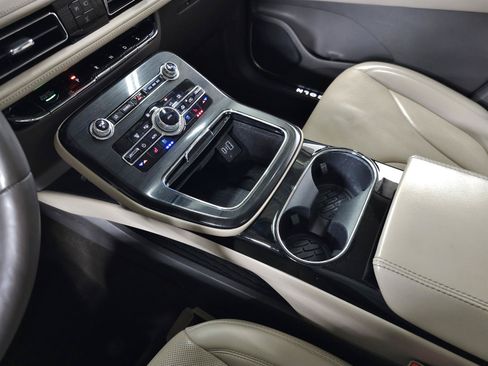 Used 2021 Lincoln Nautilus Reserve AWD/4WD image 29