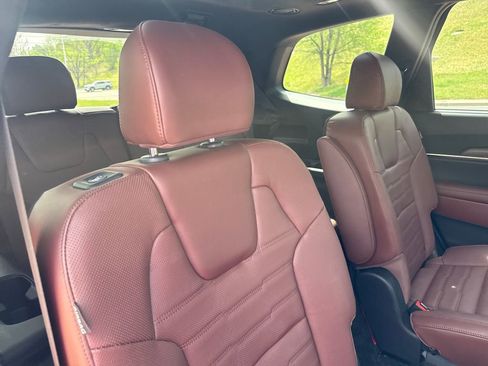 Used 2024 Kia Telluride SX Prestige AWD/4WD image 26