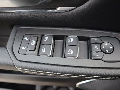 New 2026 RAM 1500 Laramie image 8