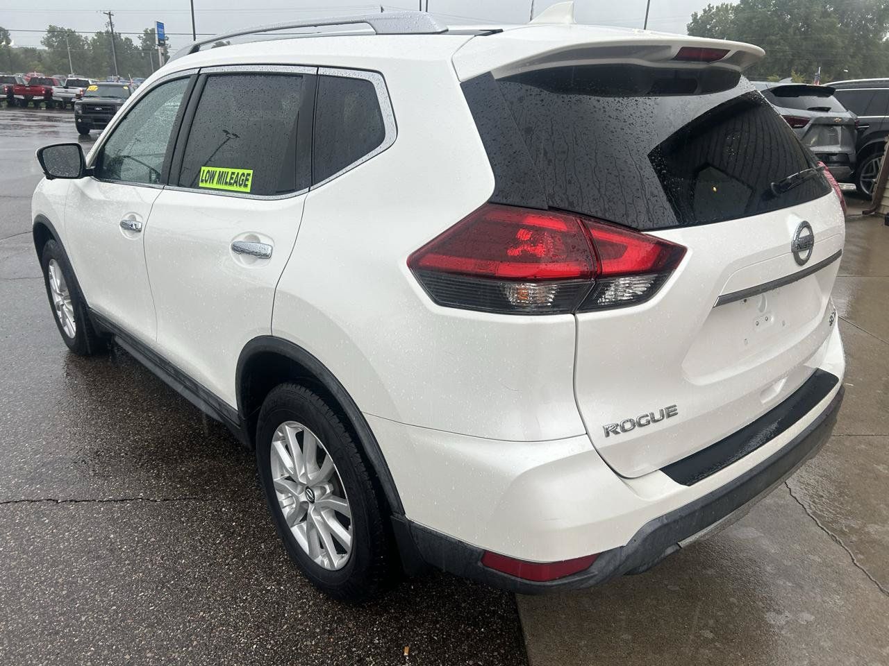 Used 2018 Nissan Rogue SV w/ Premium Package AWD/4WD image 7