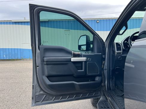 Used 2022 Ford F350 Lariat w/ Lariat Ultimate Package AWD/4WD image 22