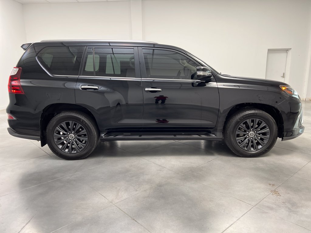 Used 2022 Lexus GX 460 Premium w/ Accessory Package AWD/4WD image 10