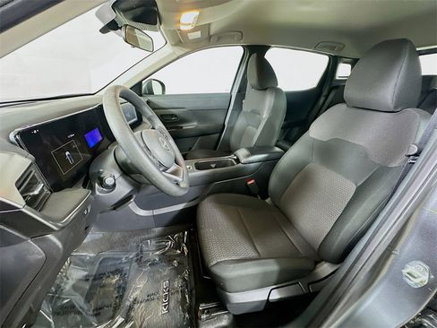 Used 2025 Nissan Kicks S image 15