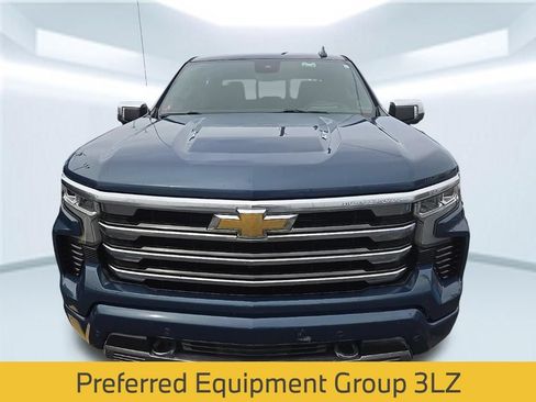 Used 2024 Chevrolet Silverado 1500 High Country AWD/4WD image 2