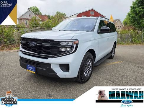 Certified 2025 Ford Expedition Active AWD/4WD image 1