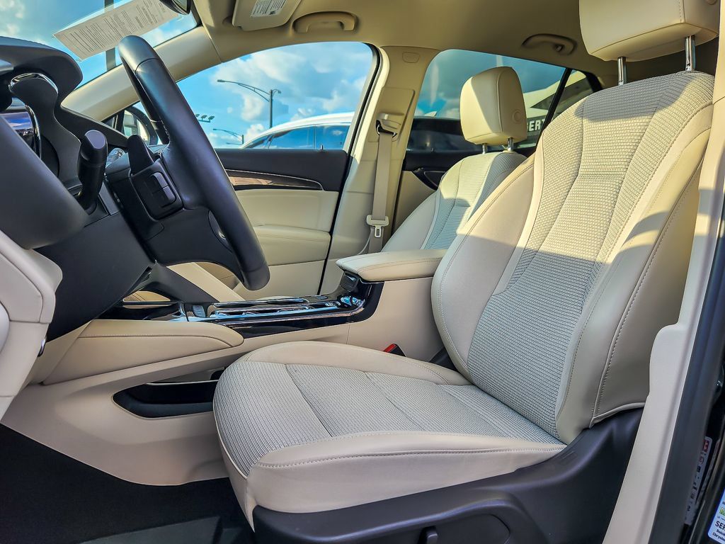 Certified 2023 Buick Envision Preferred AWD/4WD image 7