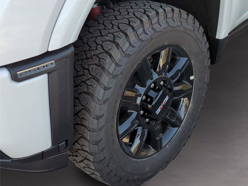 New 2026 GMC Sierra 2500 AT4 w/ AT4 Premium Plus Package image 9